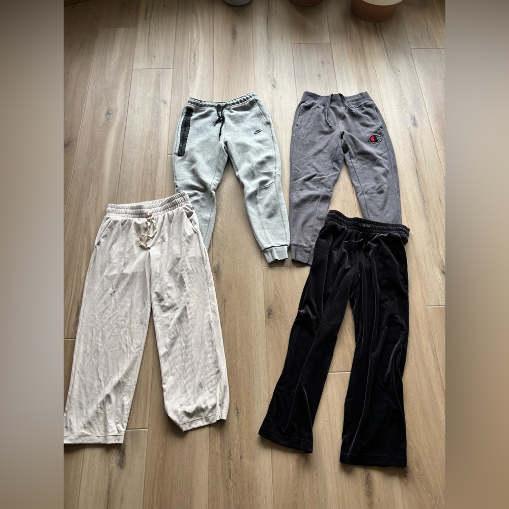 4 pairs of sweatpants 💜